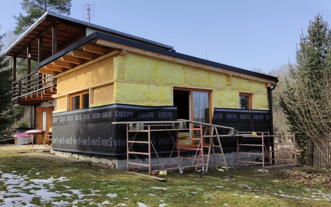 Zateplení stěn při stavbě dřevostavby Brno-Modřice